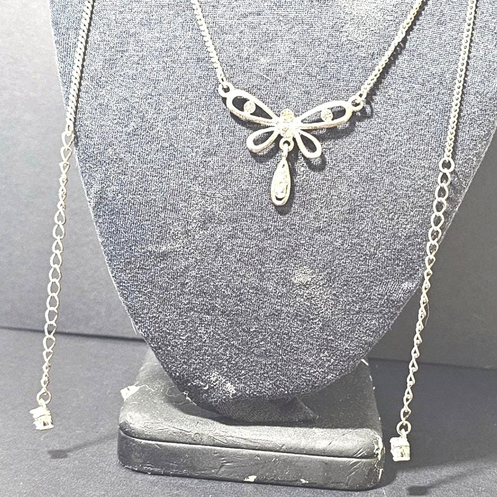 Vintage Silver Tone Butterfly Lariat Necklace Rhinestone Teardrop Charm 19in